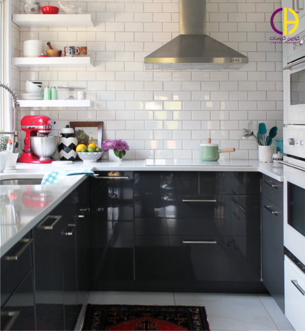 رنگ سیاه در دکوراسیون آشپزخانه ، صفحه روی کابینت 